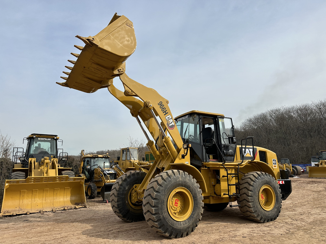 Wheel loader CATERPILLAR 966H: picture 9