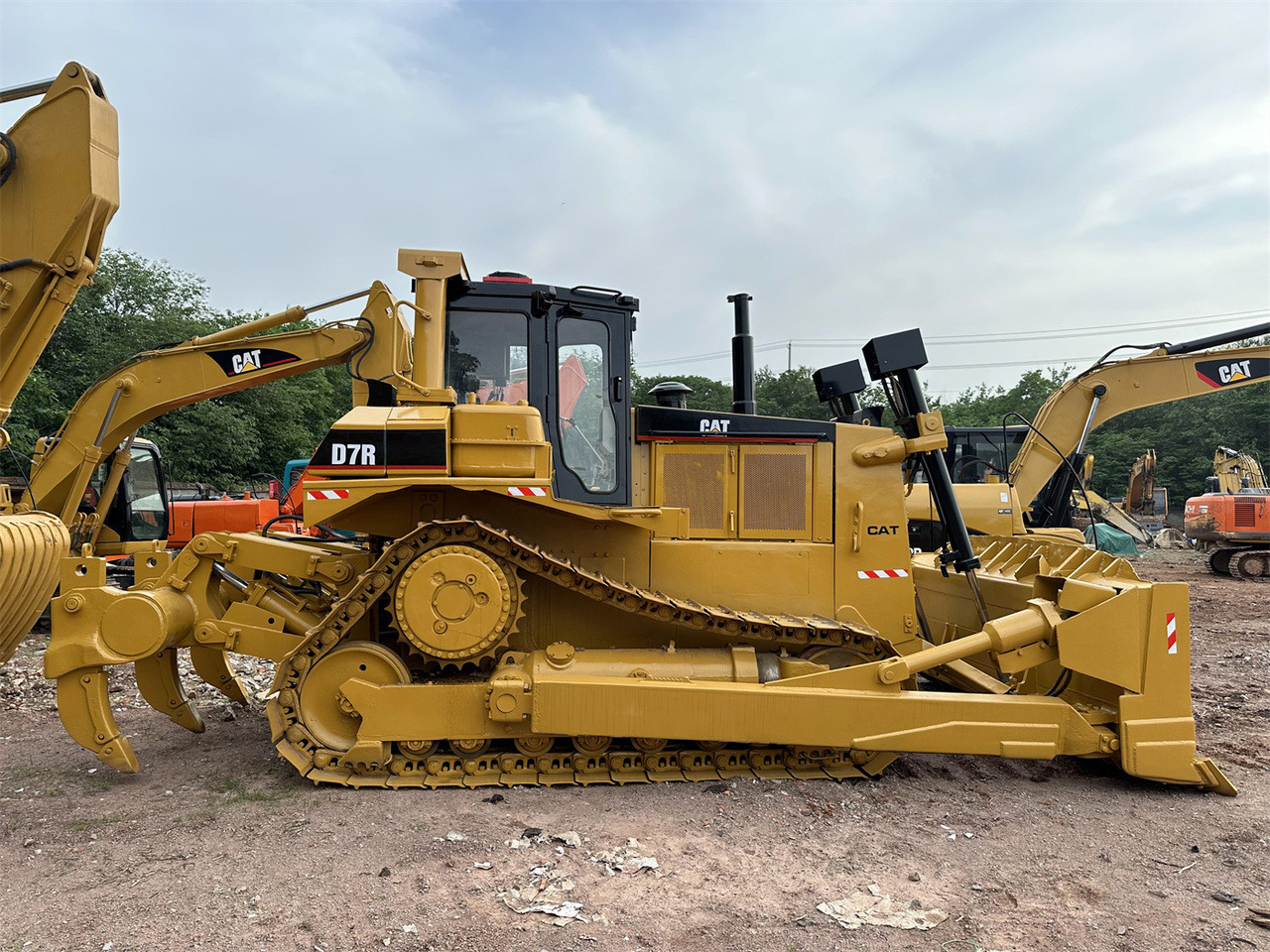 CATERPILLAR D7R - Bulldozer: picture 5 CATERPILLAR D7R - Bulldozer: picture 5