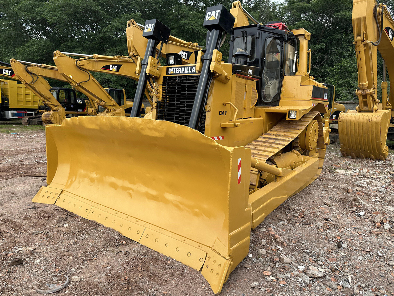 CATERPILLAR D7R - Bulldozer: picture 3 CATERPILLAR D7R - Bulldozer: picture 3
