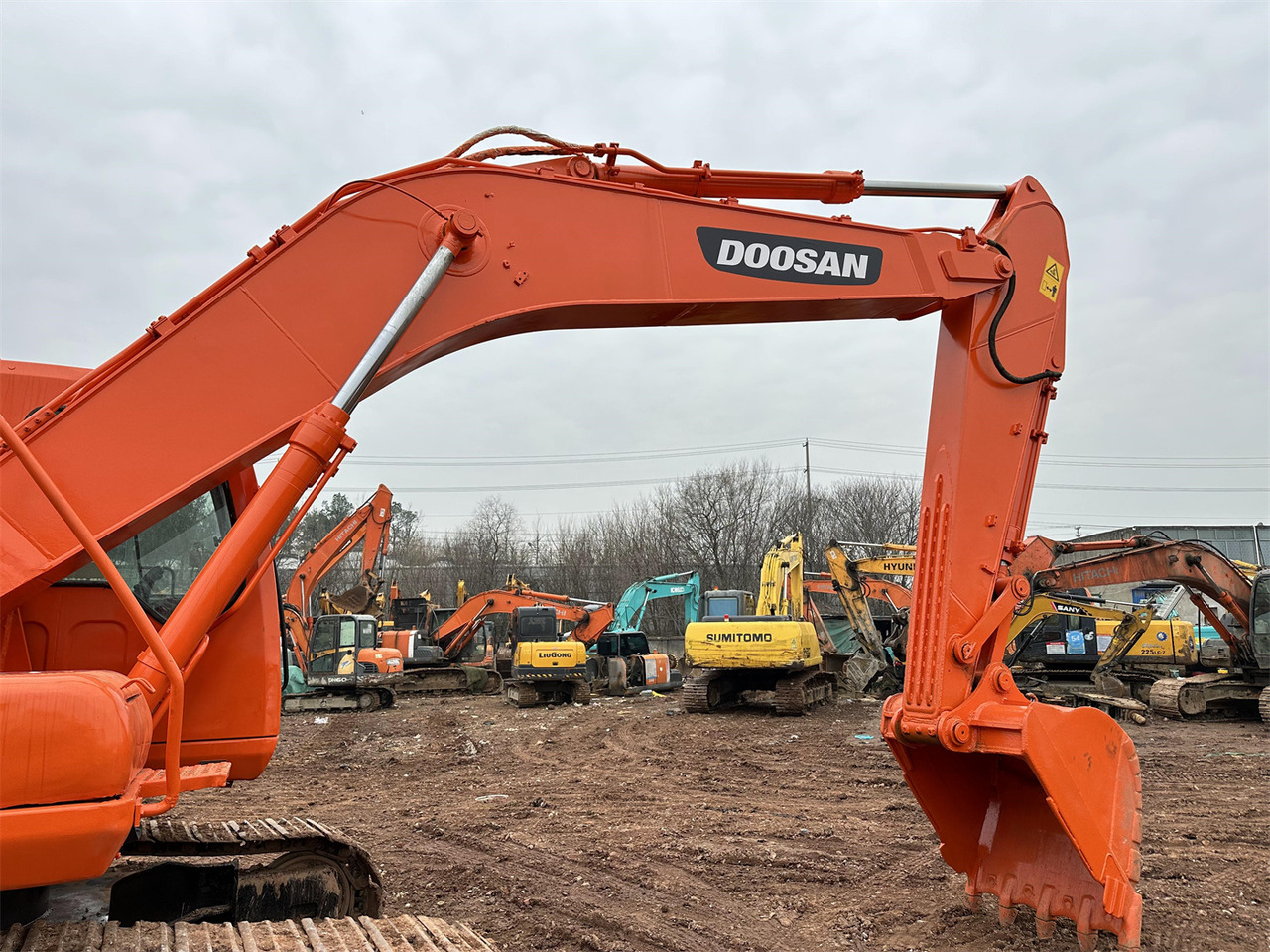 DOOSAN DH220 excavator - Crawler excavator: picture 4 DOOSAN DH220 excavator - Crawler excavator: picture 4
