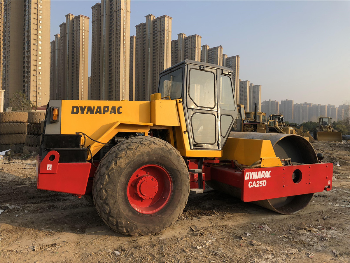 DYNAPAC CA25D - Roller: picture 3 DYNAPAC CA25D - Roller: picture 3