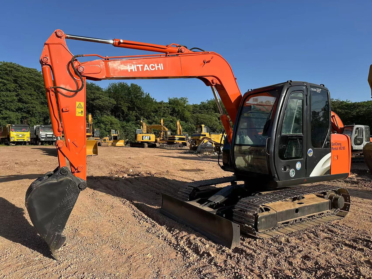 Mini excavator HITACHI ZAXIS ZX70: picture 1
