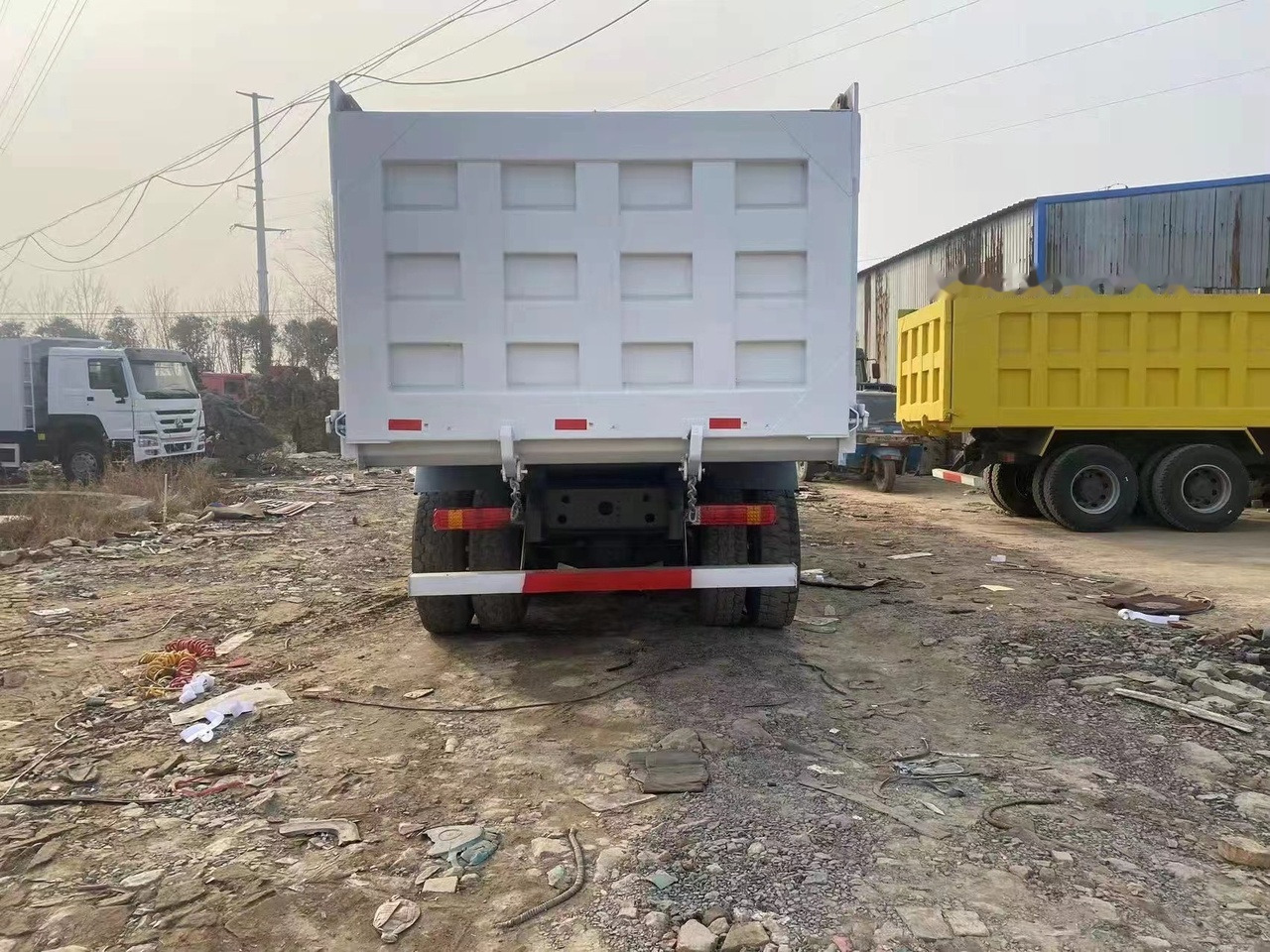 SINOTRUK HOWO 371 Tipper truck - Tipper: picture 3 SINOTRUK HOWO 371 Tipper truck - Tipper: picture 3