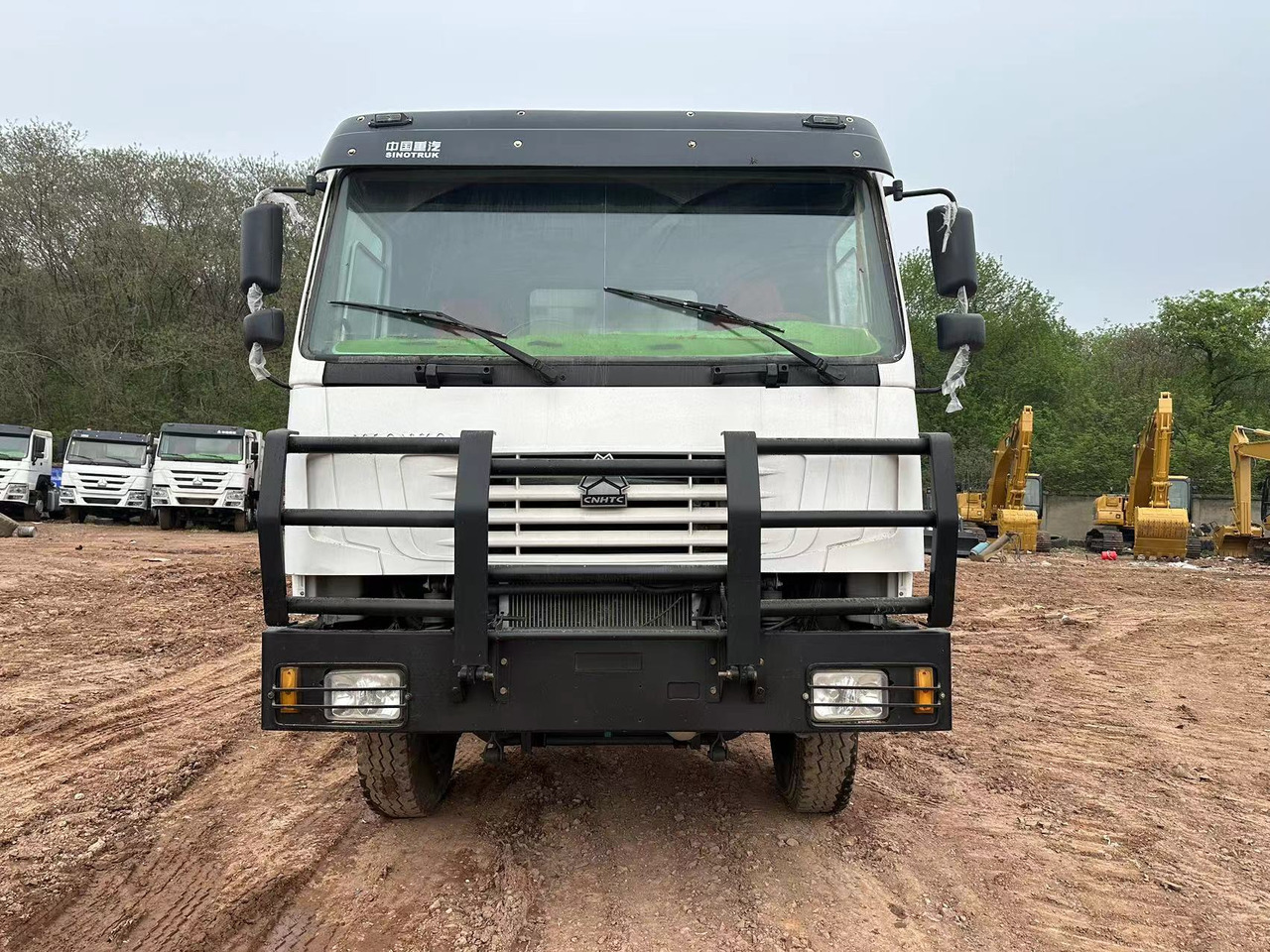 SINOTRUK HOWO 371 with Bumper - Tipper: picture 3 SINOTRUK HOWO 371 with Bumper - Tipper: picture 3