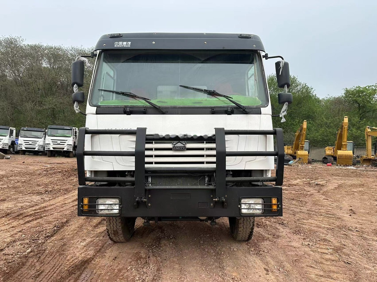 SINOTRUK HOWO 371 with Bumper - Tipper: picture 1 SINOTRUK HOWO 371 with Bumper - Tipper: picture 1