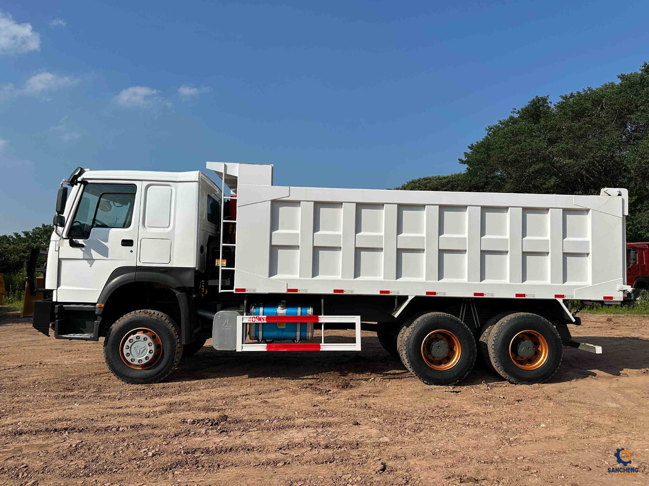 Sinotruk HOWO 400HP With Bumper 6X4 - Tipper: picture 4 Sinotruk HOWO 400HP With Bumper 6X4 - Tipper: picture 4