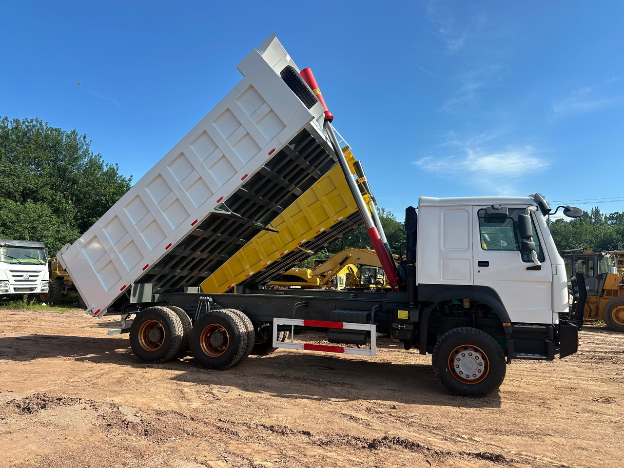 Sinotruk HOWO 400hp 6x4 tipper truck - Tipper: picture 2 Sinotruk HOWO 400hp 6x4 tipper truck - Tipper: picture 2