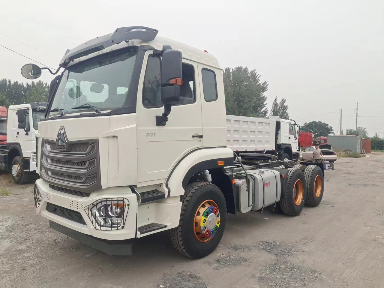 SINOTRUK HOWO 371hp 6X4 Tractor unit - Tractor unit: picture 1 SINOTRUK HOWO 371hp 6X4 Tractor unit - Tractor unit: picture 1