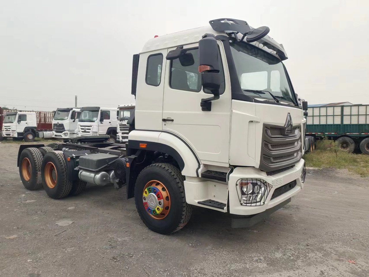 SINOTRUK HOWO 371hp 6X4 Tractor unit - Tractor unit: picture 3 SINOTRUK HOWO 371hp 6X4 Tractor unit - Tractor unit: picture 3