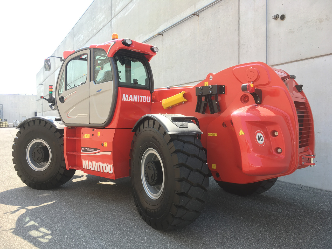 MANITOU MHT 10230 ST4 - 2018 - Telescopic handler: picture 2 MANITOU MHT 10230 ST4 - 2018 - Telescopic handler: picture 2