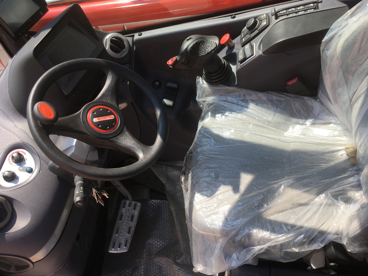 MANITOU MHT 10230 ST4 - 2018 - Telescopic handler: picture 4 MANITOU MHT 10230 ST4 - 2018 - Telescopic handler: picture 4