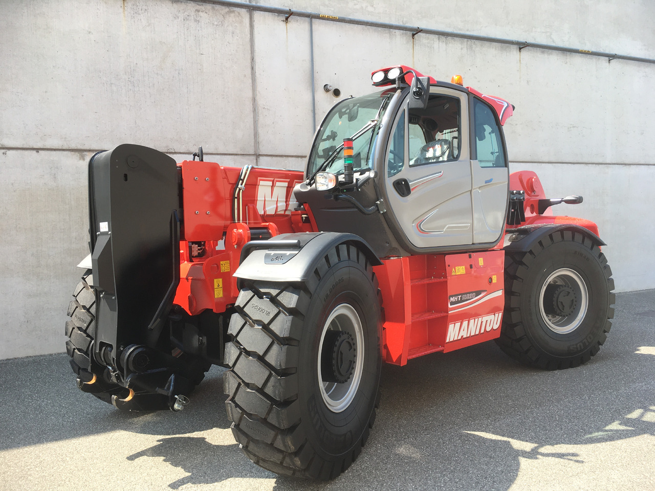 MANITOU MHT 10230 ST4 - 2018 - Telescopic handler: picture 1 MANITOU MHT 10230 ST4 - 2018 - Telescopic handler: picture 1