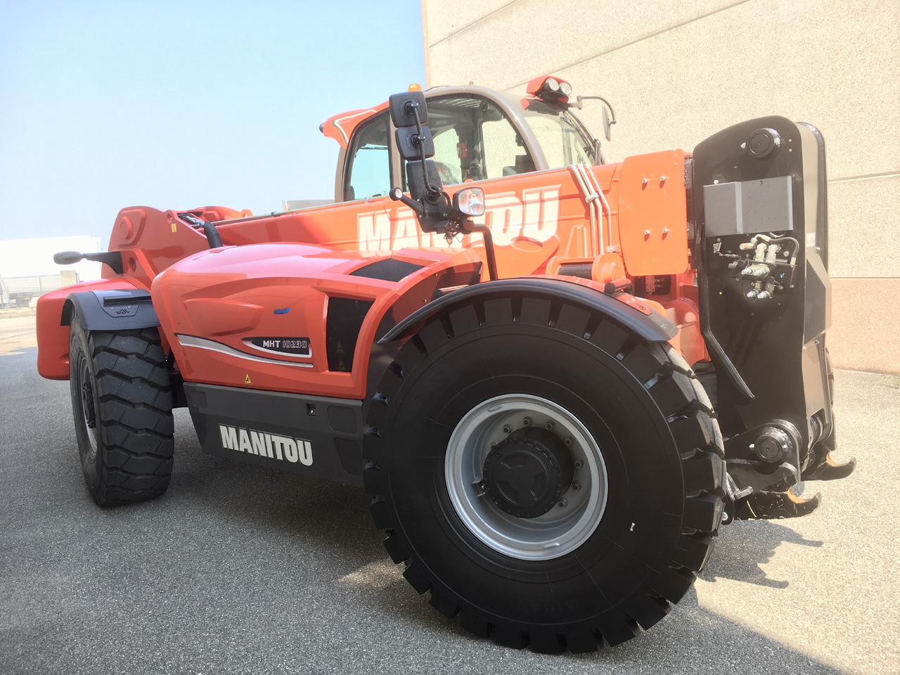 MANITOU MHT 10230 ST4 - 2018 - Telescopic handler: picture 3 MANITOU MHT 10230 ST4 - 2018 - Telescopic handler: picture 3
