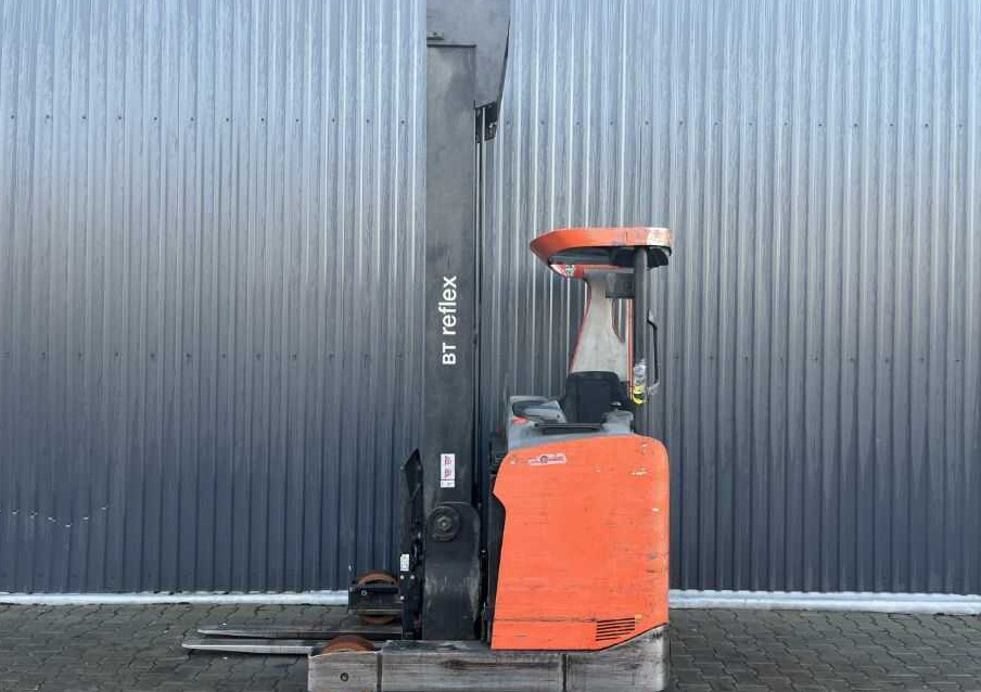 BT RRE140H - Reach truck: picture 2 BT RRE140H - Reach truck: picture 2