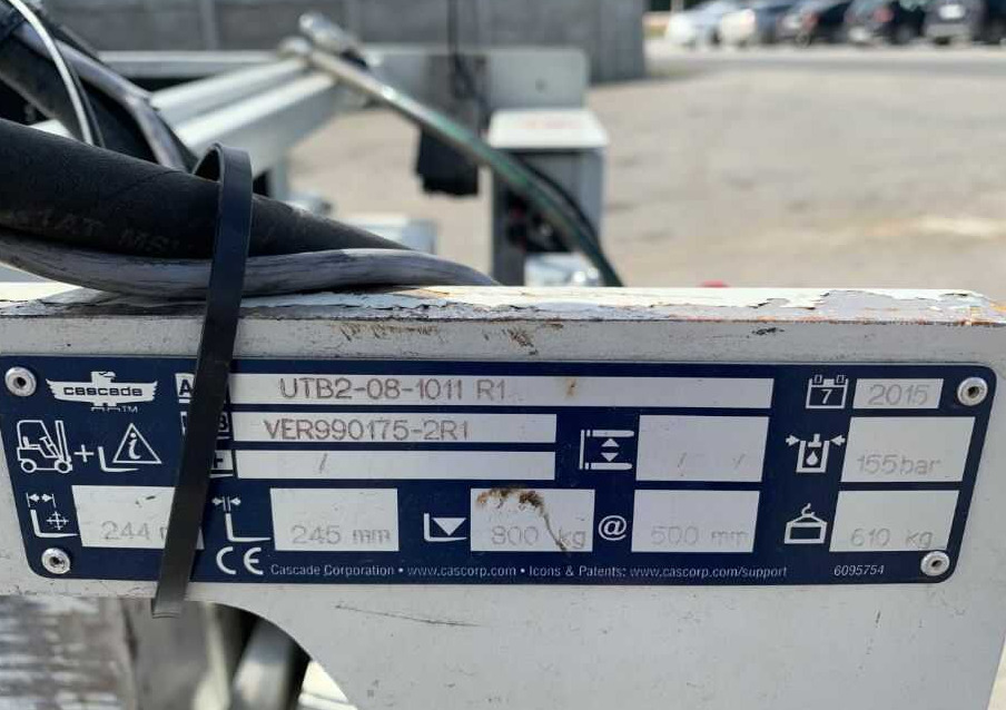 Cascade UTB2-08-1011 R1, Kartonklammer - Clamp for Material handling equipment: picture 1 Cascade UTB2-08-1011 R1, Kartonklammer - Clamp for Material handling equipment: picture 1