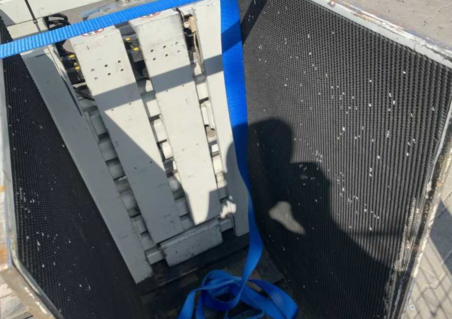 Cascade UTB2-08-1011 R1, Kartonklammer - Clamp for Material handling equipment: picture 5 Cascade UTB2-08-1011 R1, Kartonklammer - Clamp for Material handling equipment: picture 5