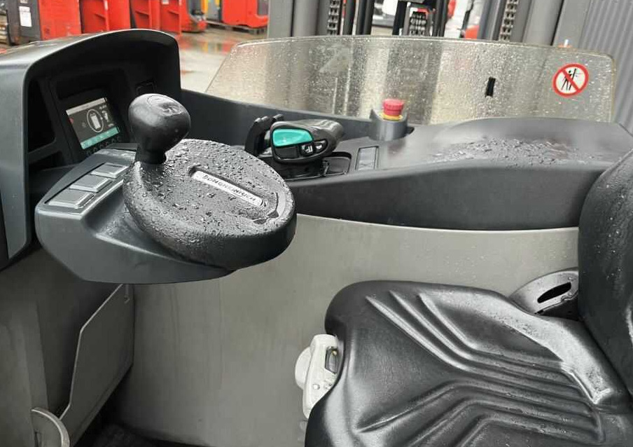 Reach truck Jungheinrich ETVC16: picture 6