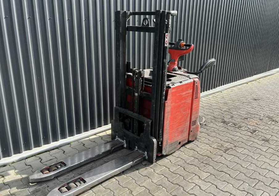 Linde D12AP - Stacker: picture 1 Linde D12AP - Stacker: picture 1