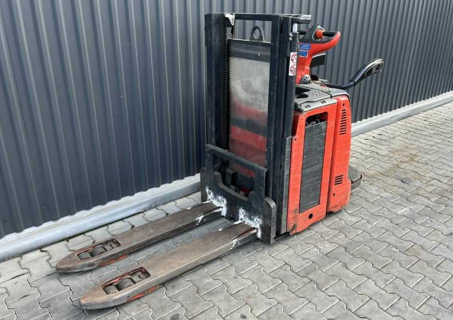 Linde D12AP - Stacker: picture 1 Linde D12AP - Stacker: picture 1