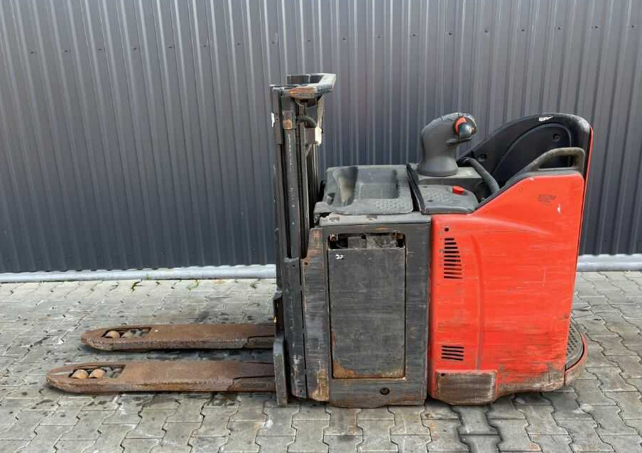 Linde D12PHSP - Stacker: picture 2 Linde D12PHSP - Stacker: picture 2