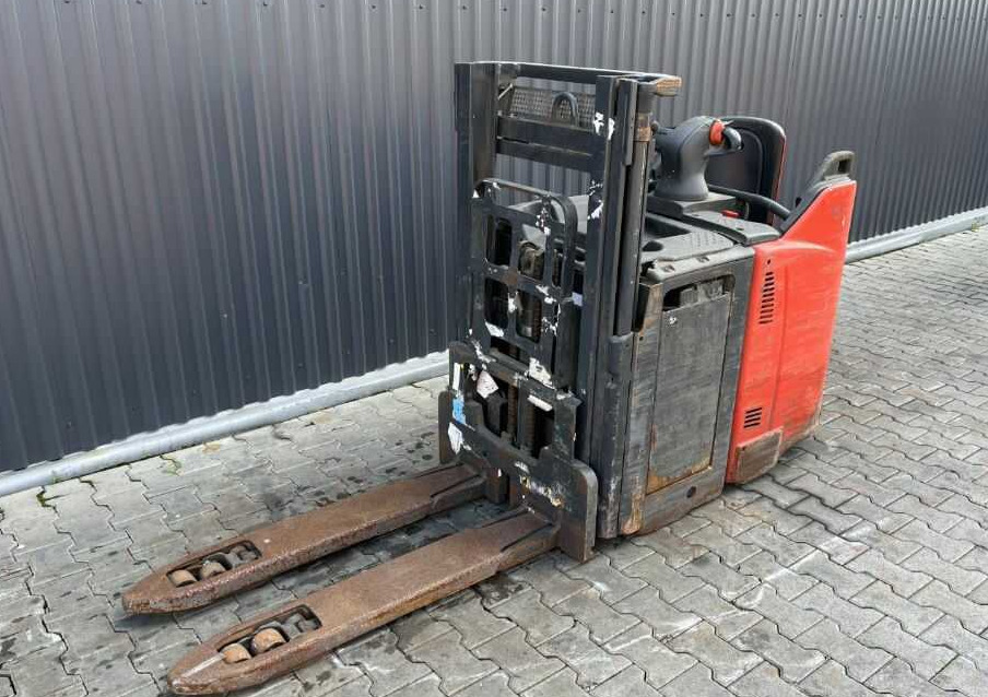 Linde D12PHSP - Stacker: picture 1 Linde D12PHSP - Stacker: picture 1