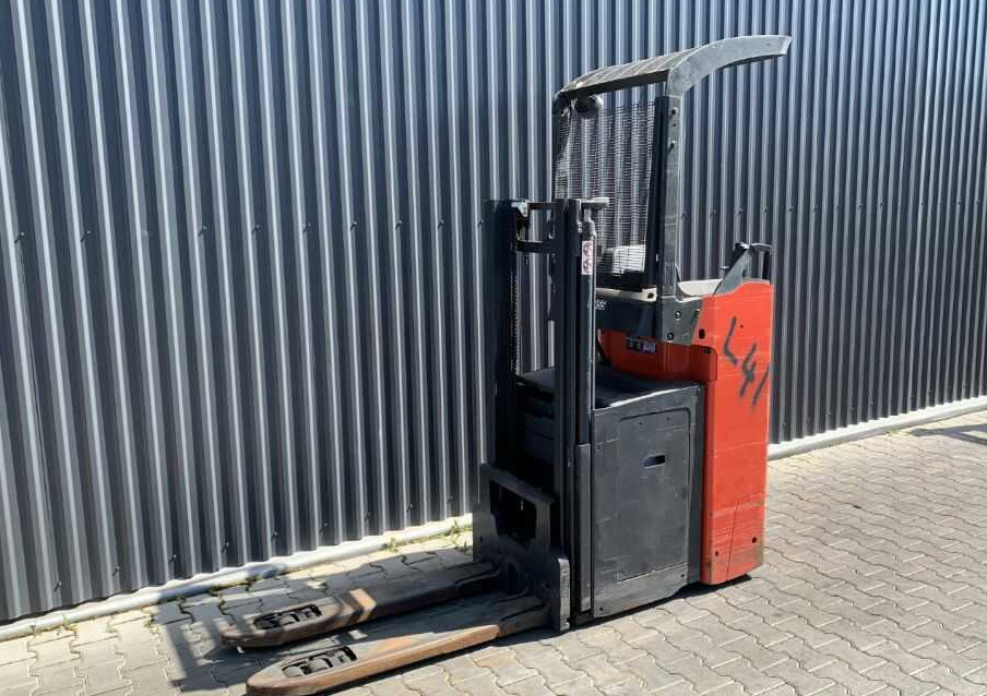 Linde D12S - Stacker: picture 1 Linde D12S - Stacker: picture 1