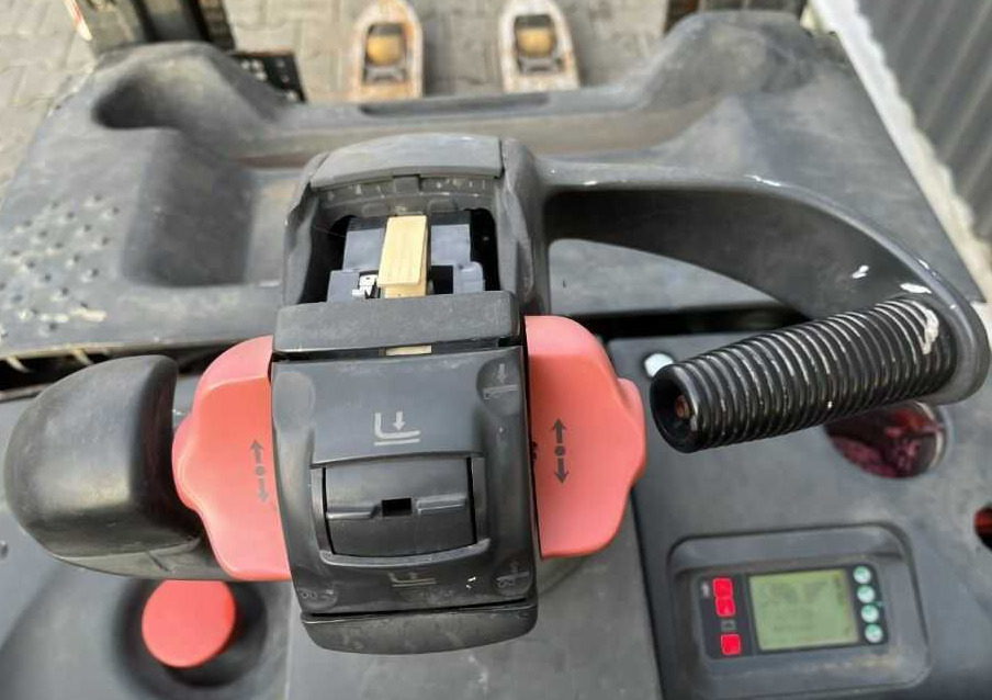 Leasing of  Linde D12SP Linde D12SP: picture 9