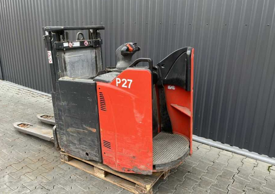 Linde D14SP - Stacker: picture 3 Linde D14SP - Stacker: picture 3