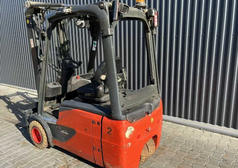 Linde E18-01 - Electric forklift: picture 2 Linde E18-01 - Electric forklift: picture 2