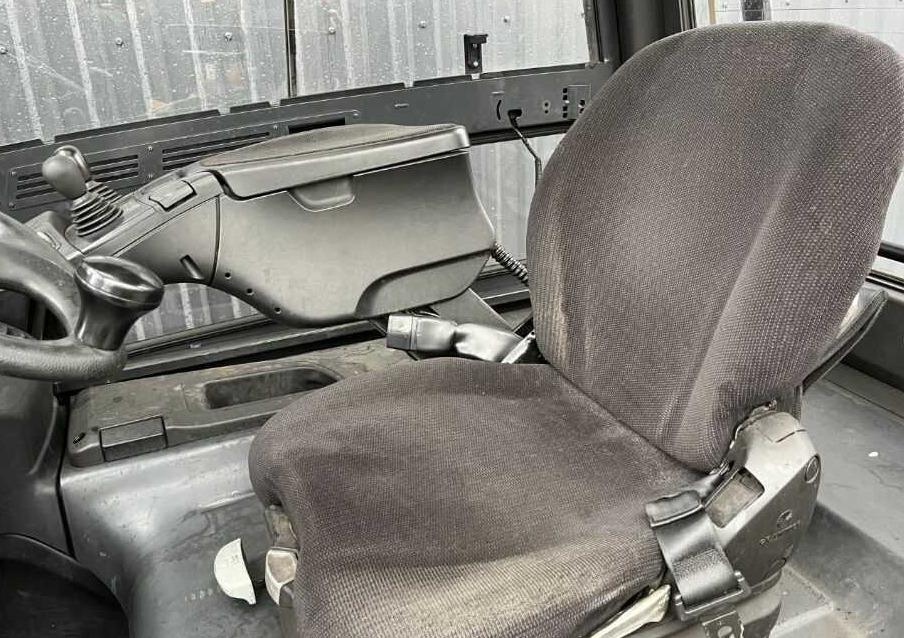 Electric forklift Linde E35HL-01: picture 9