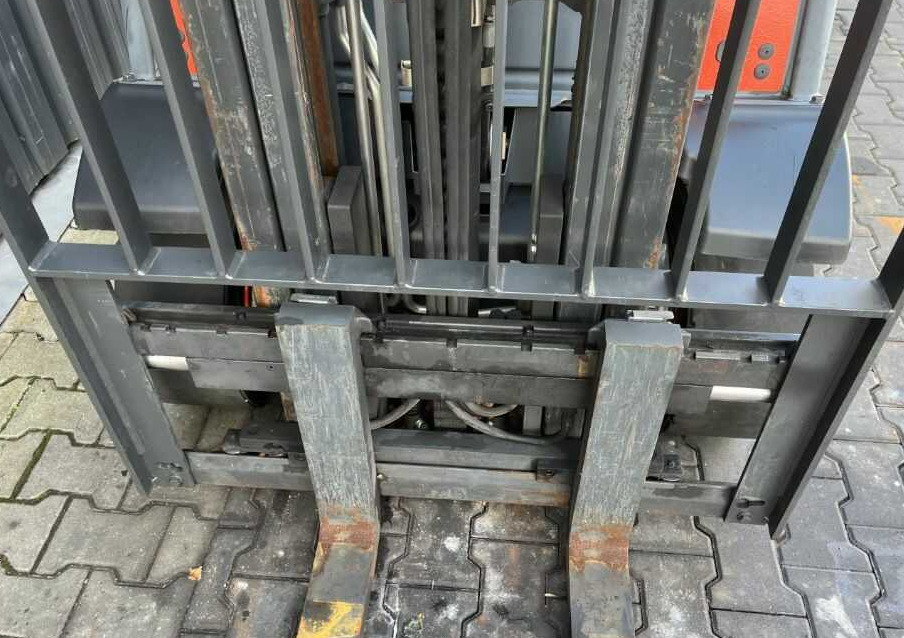 LPG forklift Linde H20T-02/600: picture 9