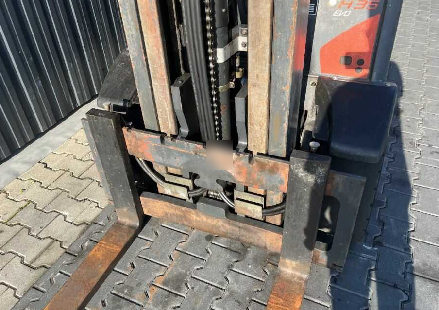LPG forklift Linde H35T-02: picture 8