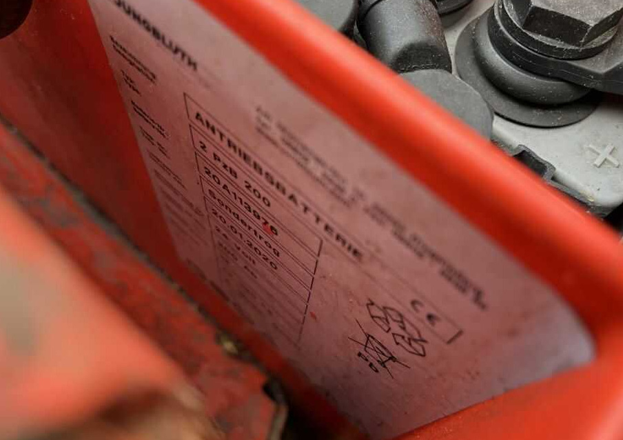 Linde L12 - Stacker: picture 2 Linde L12 - Stacker: picture 2