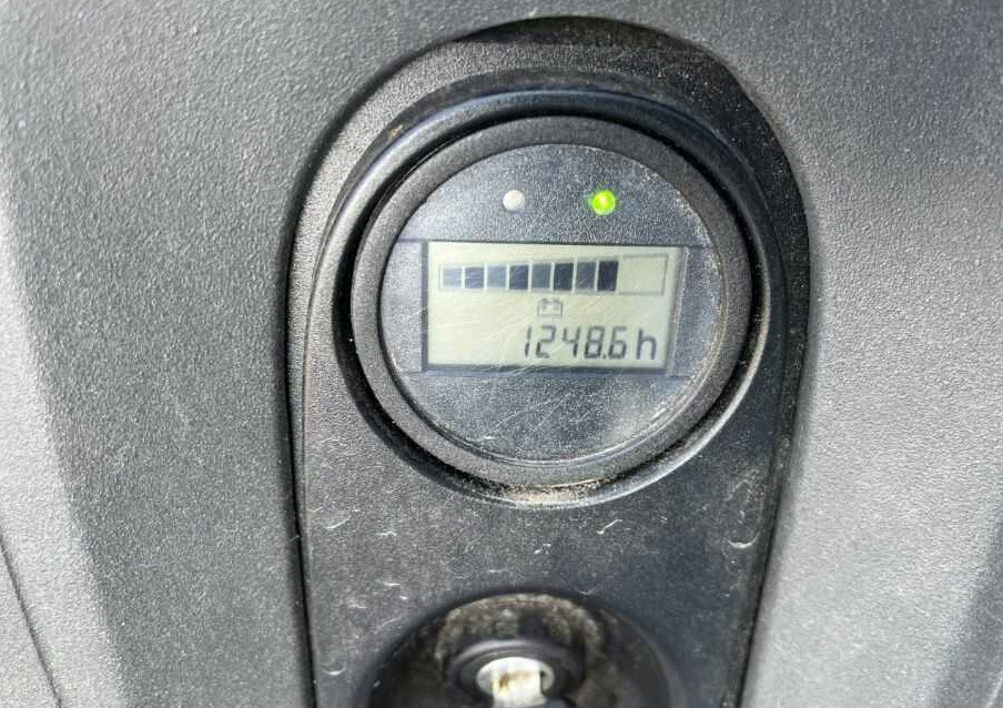 Linde L12 - Stacker: picture 5 Linde L12 - Stacker: picture 5