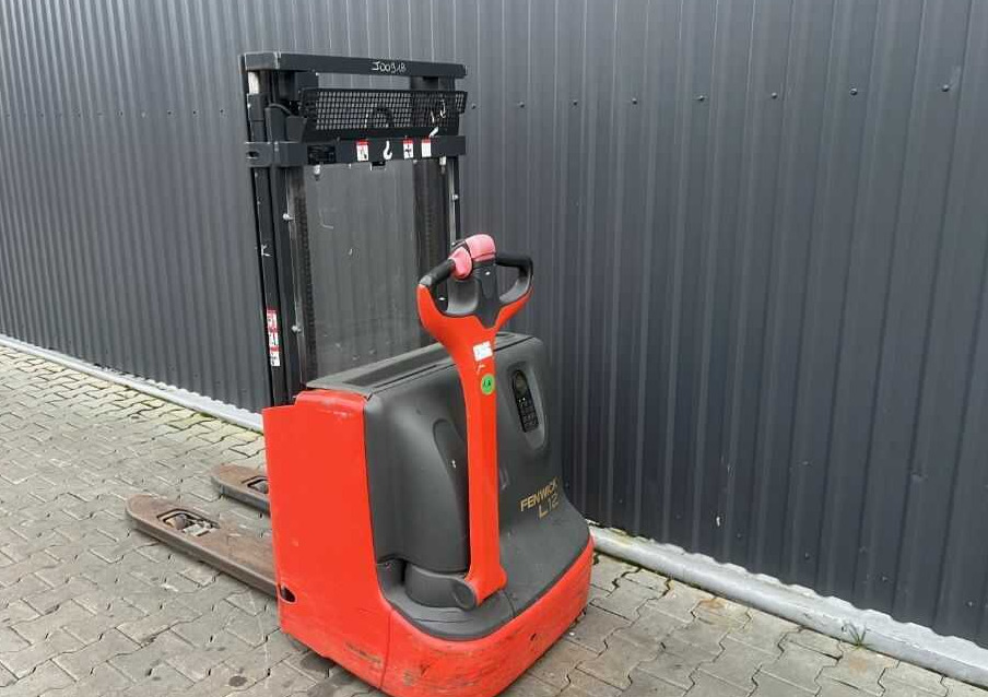 Linde L12L - Stacker: picture 3 Linde L12L - Stacker: picture 3