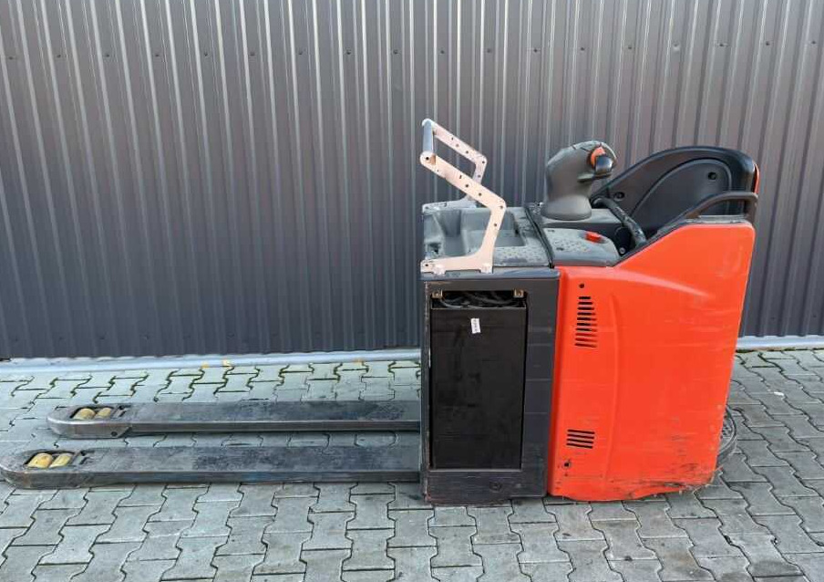 Linde T20SP-02 - Pallet truck: picture 2 Linde T20SP-02 - Pallet truck: picture 2