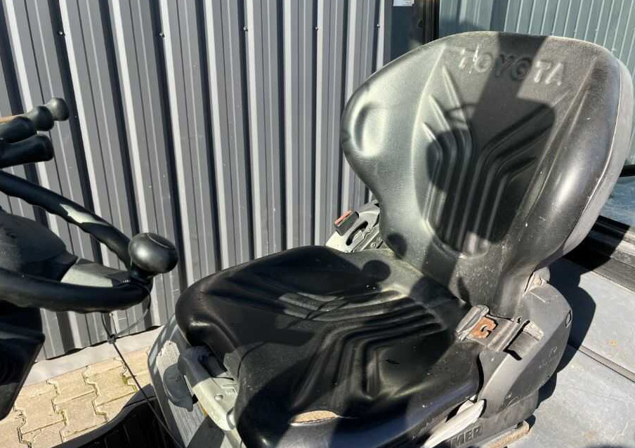 Toyota 8FDF30 - Diesel forklift: picture 5 Toyota 8FDF30 - Diesel forklift: picture 5