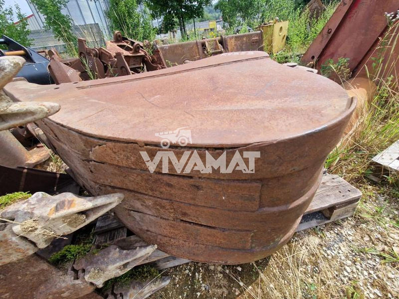 Case 688 - Excavator bucket: picture 2 Case 688 - Excavator bucket: picture 2