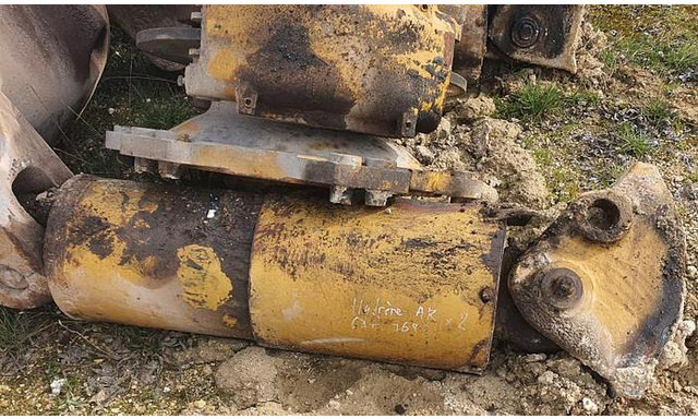 Caterpillar HG/08 VERRIN BENNE 769C 769D 771C 771D - - Suspension: picture 1 Caterpillar HG/08 VERRIN BENNE 769C 769D 771C 771D - - Suspension: picture 1