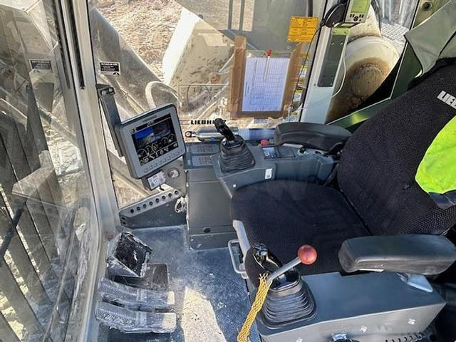 Liebherr R9100 - Excavator: picture 5 Liebherr R9100 - Excavator: picture 5