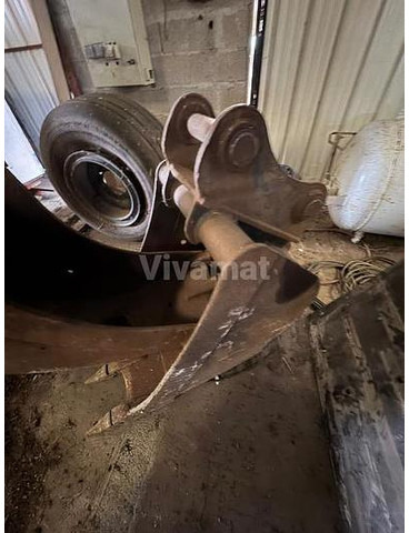 Volvo EC220 - Bucket: picture 1 Volvo EC220 - Bucket: picture 1