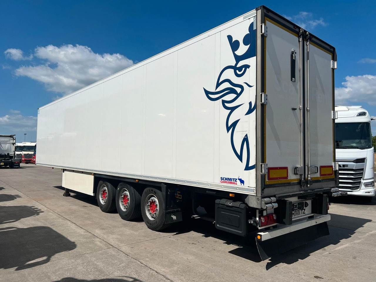 Schmitz Cargobull SCB S3B * LIFT * DOPPELSTOCK * SCHMITZ ACHSEN * - Refrigerator semi-trailer: picture 4 Schmitz Cargobull SCB S3B * LIFT * DOPPELSTOCK * SCHMITZ ACHSEN * - Refrigerator semi-trailer: picture 4