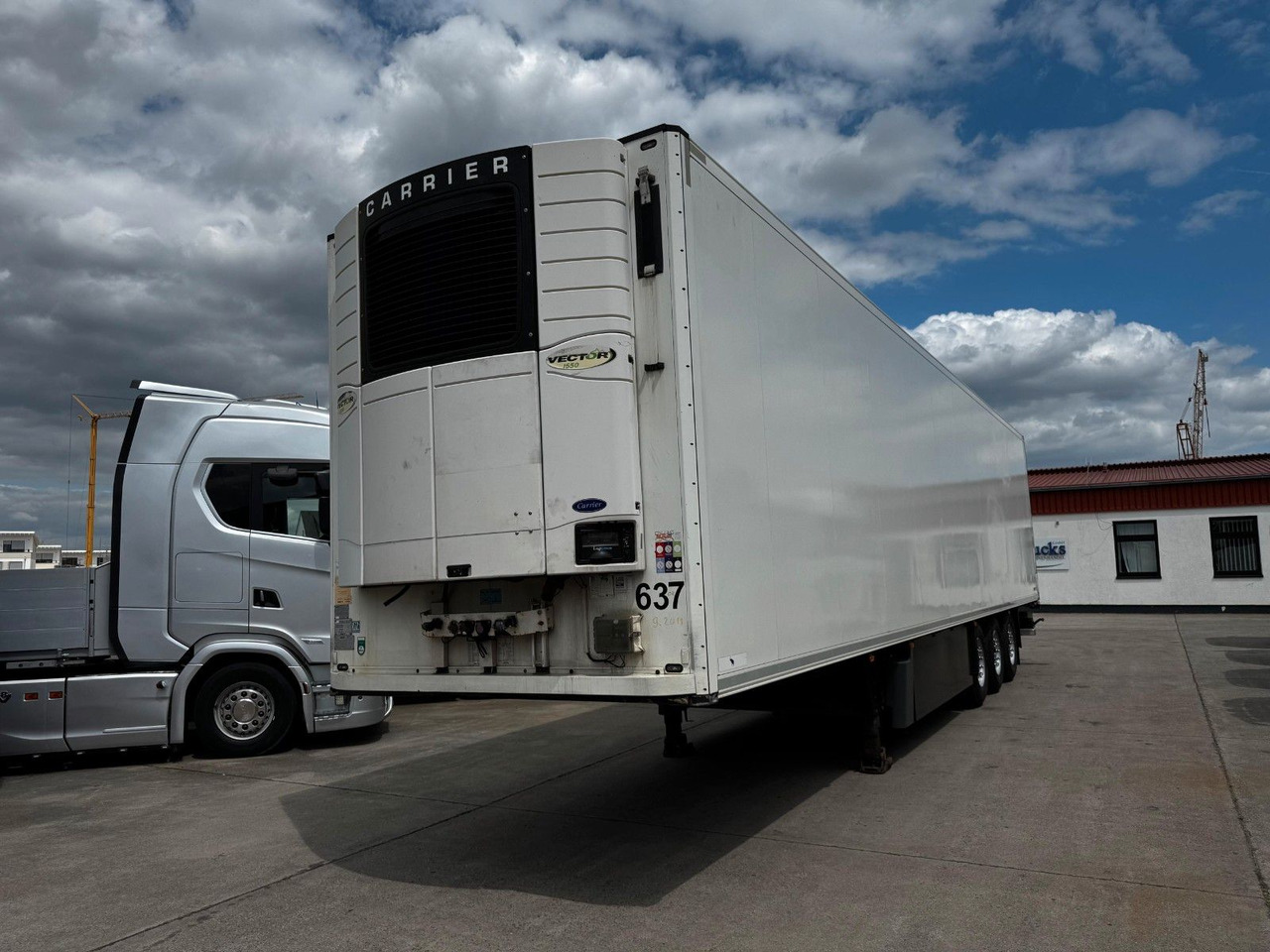 Schmitz Cargobull SKO 24 * CARRIER 1550 * DOPPELSTOCK * PALETTEN - Refrigerator semi-trailer: picture 2 Schmitz Cargobull SKO 24 * CARRIER 1550 * DOPPELSTOCK * PALETTEN - Refrigerator semi-trailer: picture 2