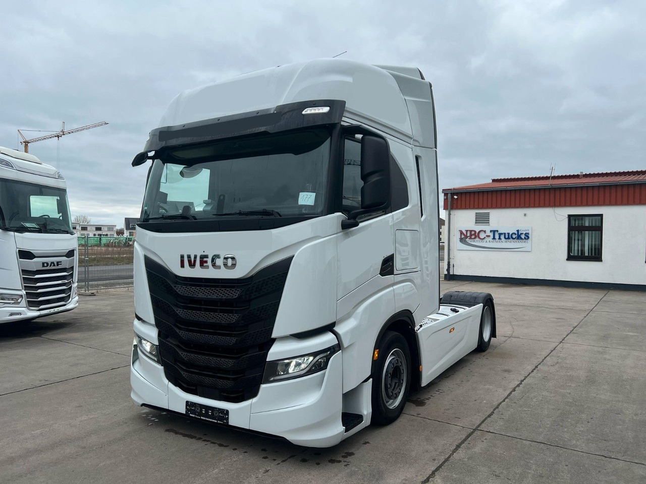 Iveco S-WAY 490 * RETARDER *ACC*NAVI*KAMERA*KLIMA* - Tractor unit: picture 1 Iveco S-WAY 490 * RETARDER *ACC*NAVI*KAMERA*KLIMA* - Tractor unit: picture 1