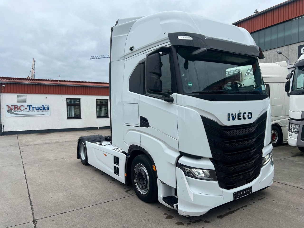 Iveco S-WAY 490 * RETARDER *ACC*NAVI*KAMERA*KLIMA* - Tractor unit: picture 3 Iveco S-WAY 490 * RETARDER *ACC*NAVI*KAMERA*KLIMA* - Tractor unit: picture 3