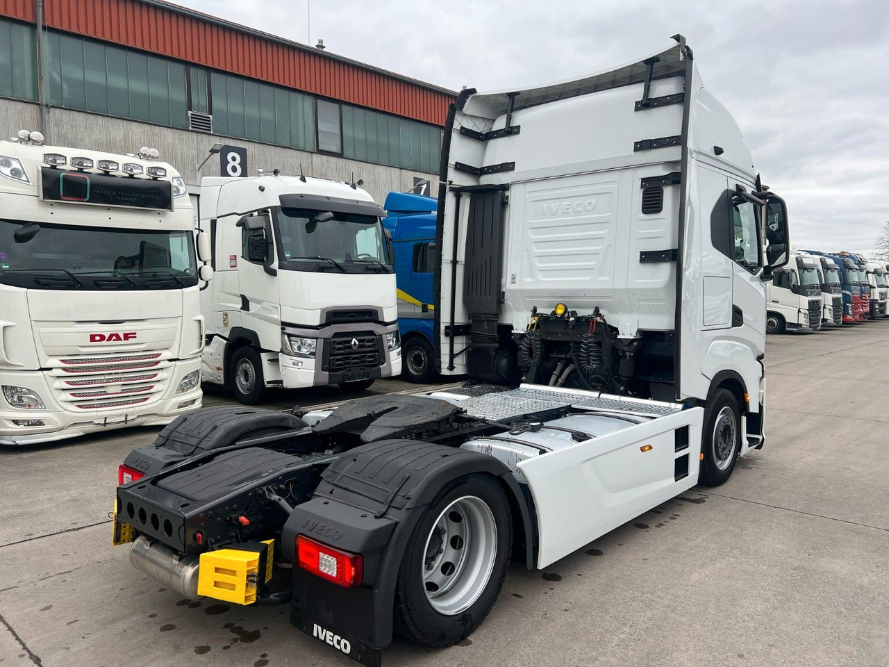 Iveco S-WAY 490 * RETARDER *ACC*NAVI*KAMERA*KLIMA* - Tractor unit: picture 5 Iveco S-WAY 490 * RETARDER *ACC*NAVI*KAMERA*KLIMA* - Tractor unit: picture 5