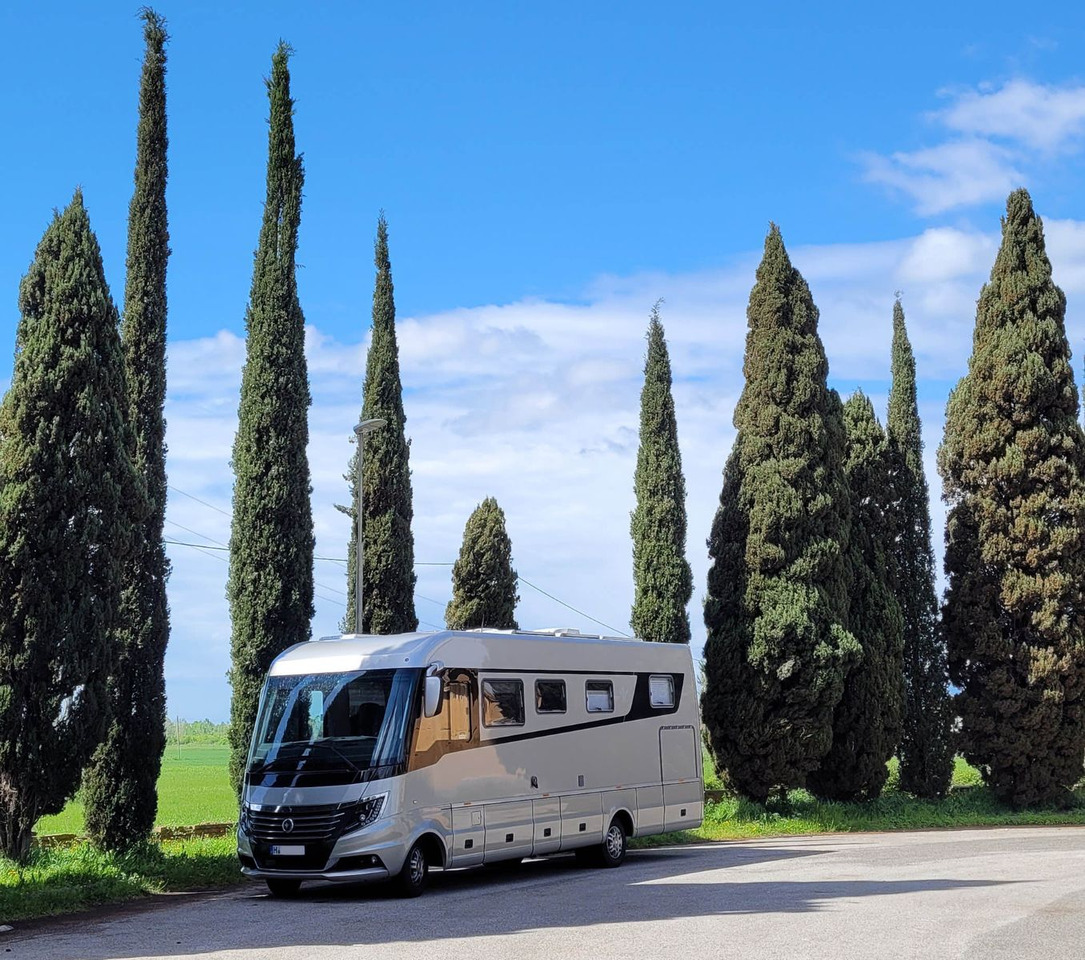 Niesmann + Bischoff Flair 880 BE Niesmann + Bischoff Flair 880 BE - Integrated motorhome: picture 1 Niesmann + Bischoff Flair 880 BE Niesmann + Bischoff Flair 880 BE - Integrated motorhome: picture 1