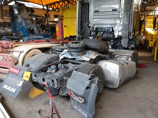 MAN TGX 18.510 - Tractor unit: picture 5 MAN TGX 18.510 - Tractor unit: picture 5