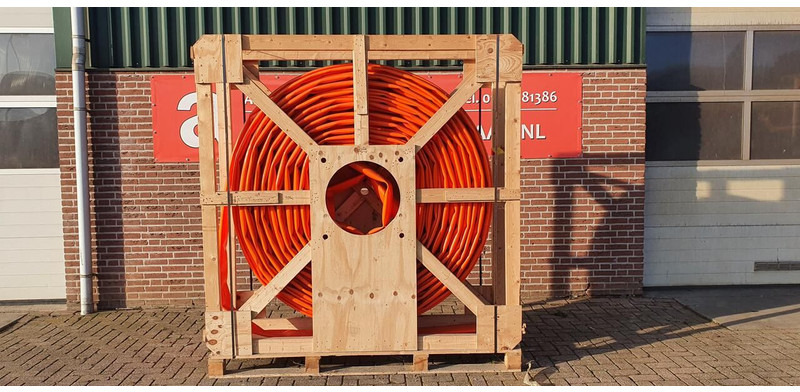SLEEPSLANG 300 meter 4,5" - Attachment for Agricultural machinery: picture 1 SLEEPSLANG 300 meter 4,5" - Attachment for Agricultural machinery: picture 1