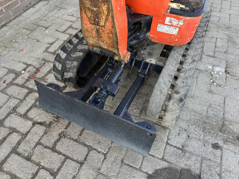 Mini excavator Kubota KOO8-3: picture 7